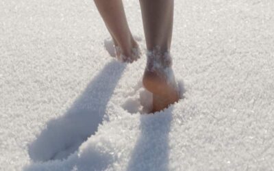 Chodzenie boso po śniegu – czy warto?