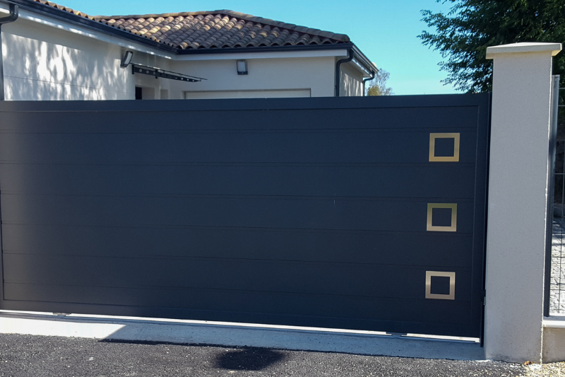 Brama wjazdowa w Brzesku